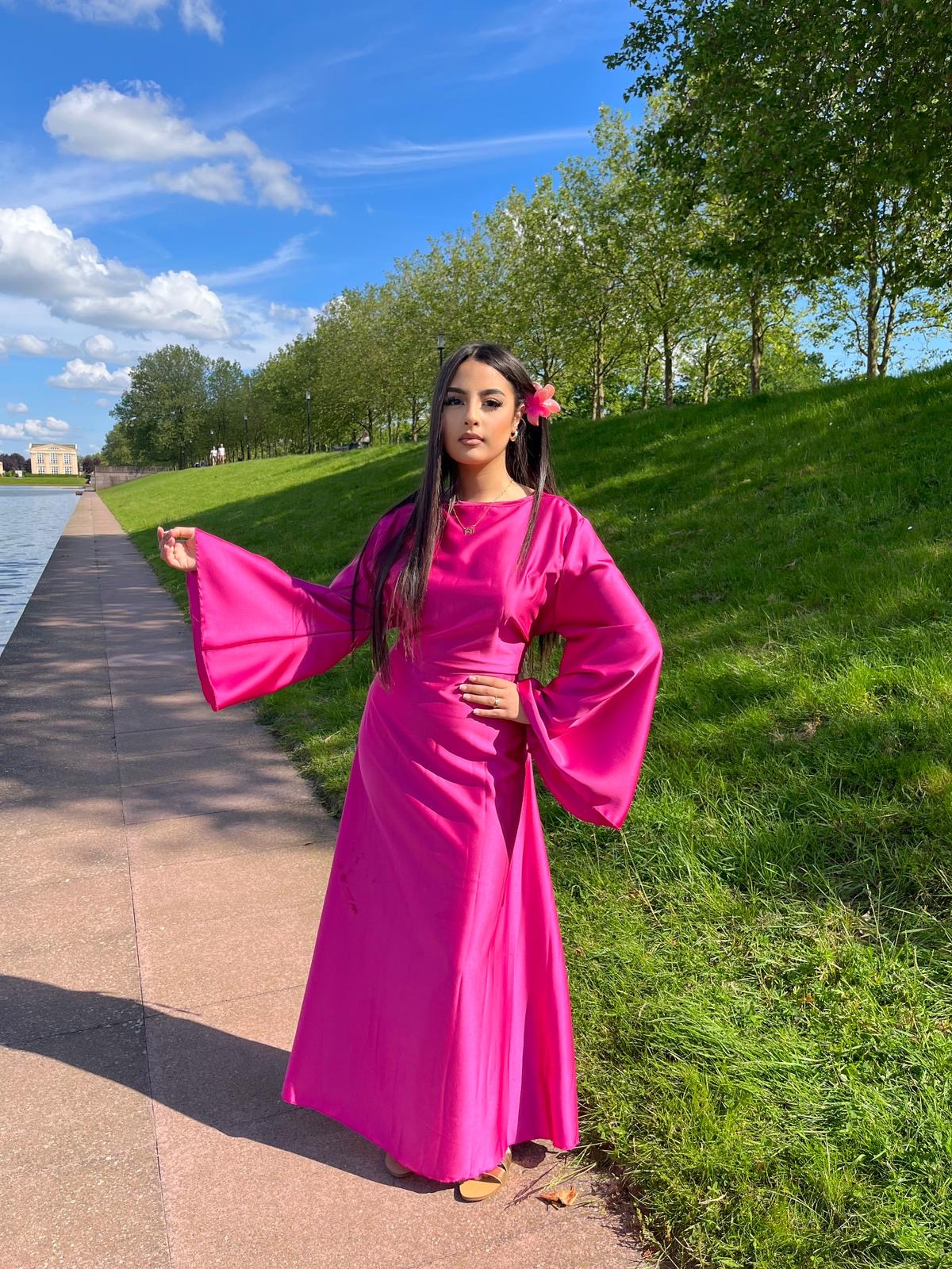 Robe longue ceinturée princesse Inès