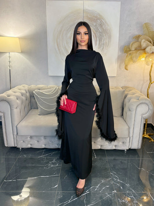 ABAYA CINTRÉE À PLUMES