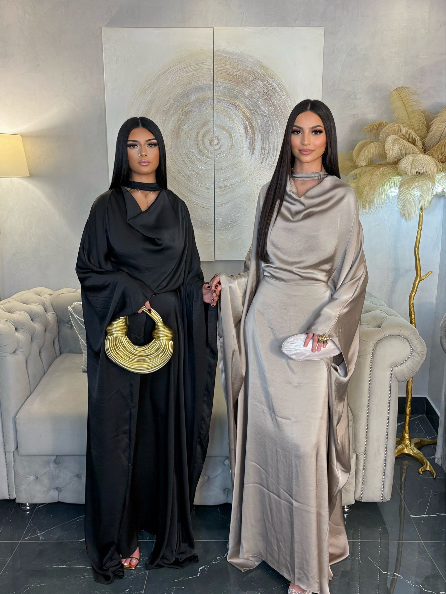 ROBE LONGUE DRAPÉE CINTRÉE À NOUER