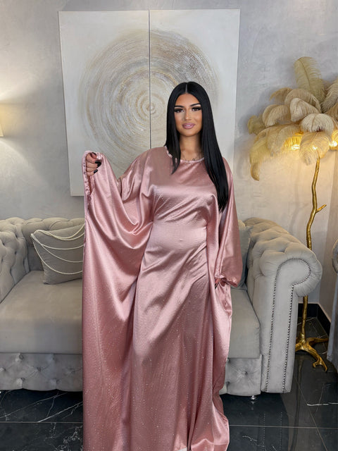 ROBE CINTRÉE À STRASS